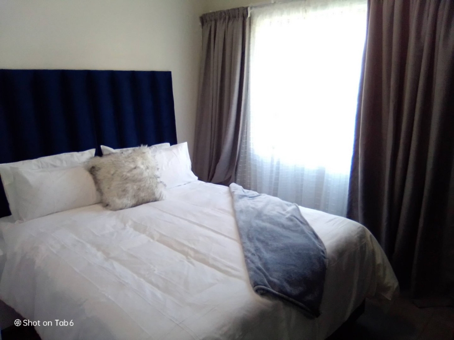 To Let 2 Bedroom Property for Rent in Vorna Valley Gauteng