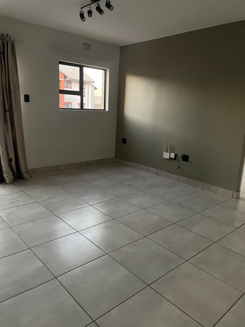 2 Bedroom Property for Sale in Orlando East Gauteng