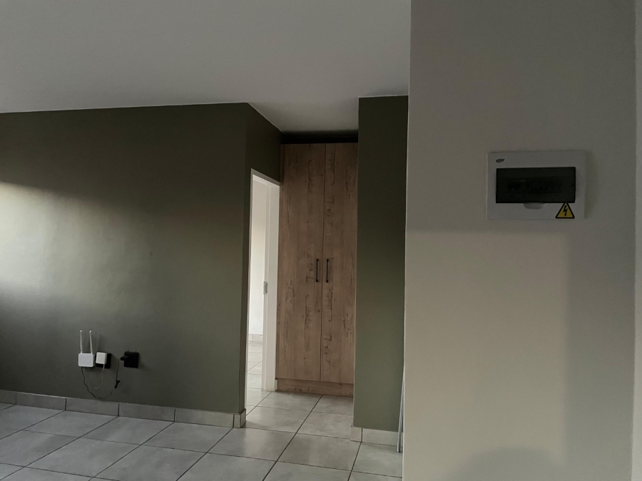 2 Bedroom Property for Sale in Orlando East Gauteng