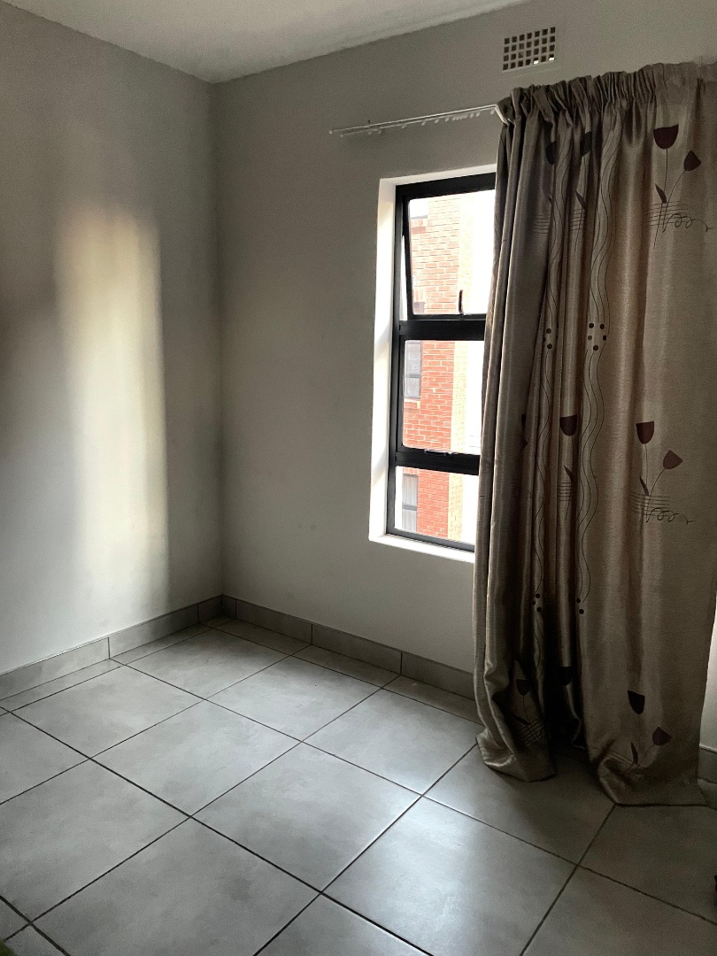 2 Bedroom Property for Sale in Orlando East Gauteng