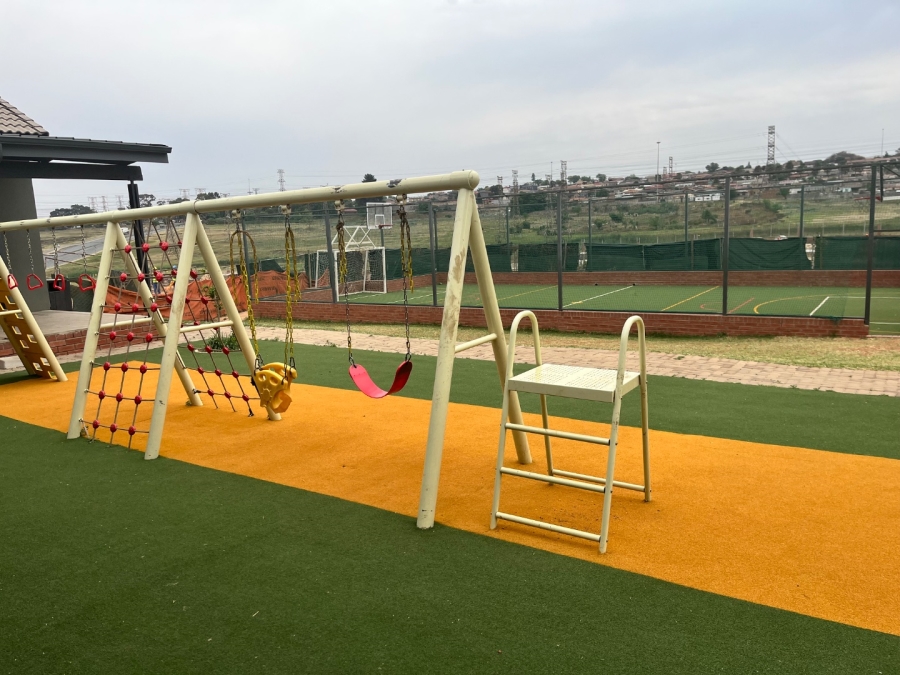2 Bedroom Property for Sale in Orlando East Gauteng