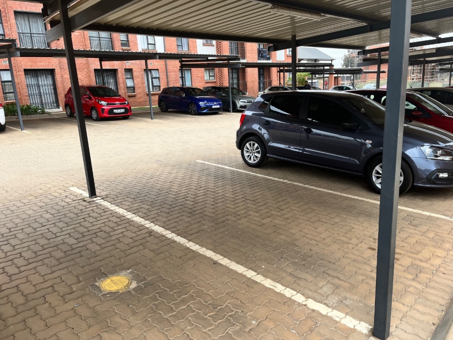 2 Bedroom Property for Sale in Orlando East Gauteng