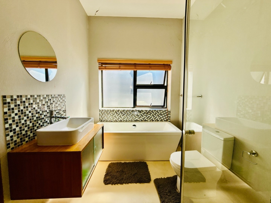 To Let 4 Bedroom Property for Rent in Copperleaf Estate Gauteng