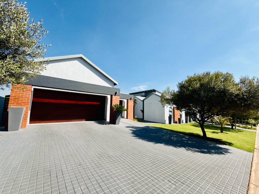 To Let 4 Bedroom Property for Rent in Copperleaf Estate Gauteng
