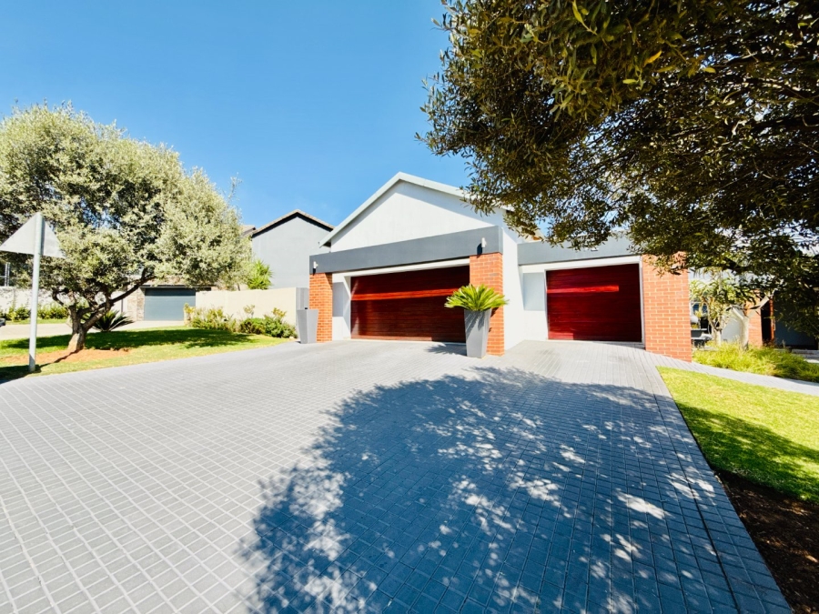 To Let 4 Bedroom Property for Rent in Copperleaf Estate Gauteng