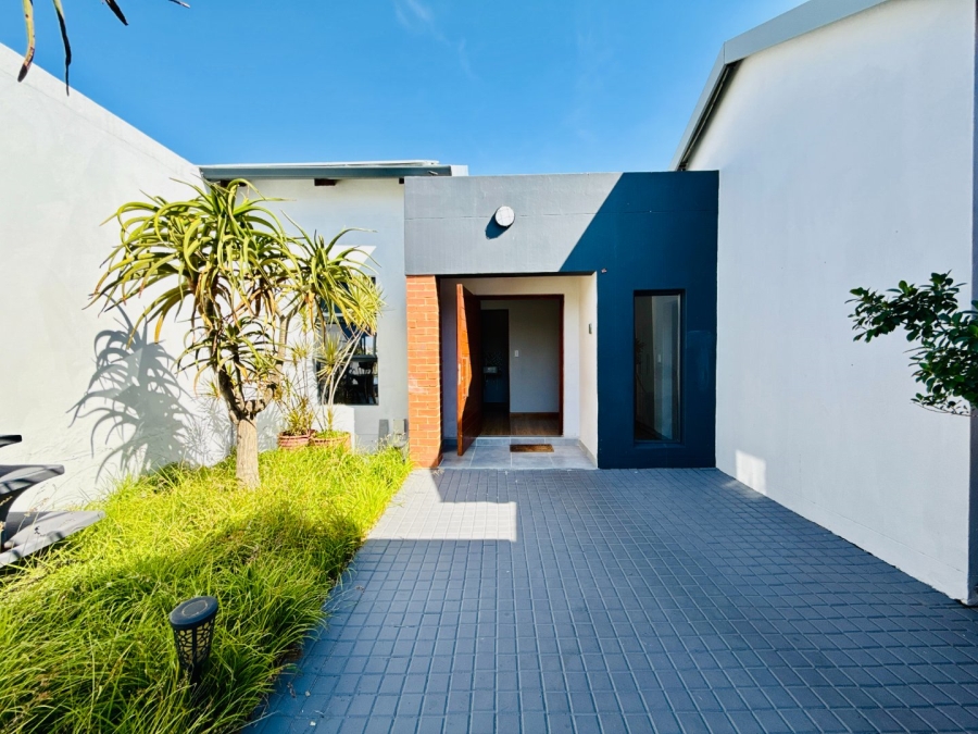 To Let 4 Bedroom Property for Rent in Copperleaf Estate Gauteng