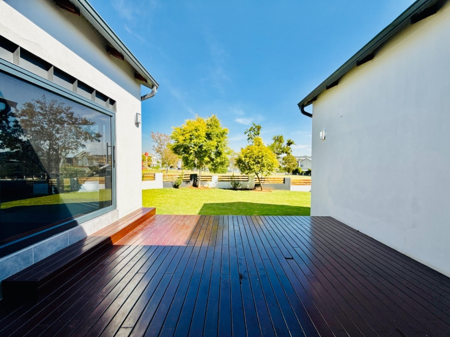 To Let 4 Bedroom Property for Rent in Copperleaf Estate Gauteng