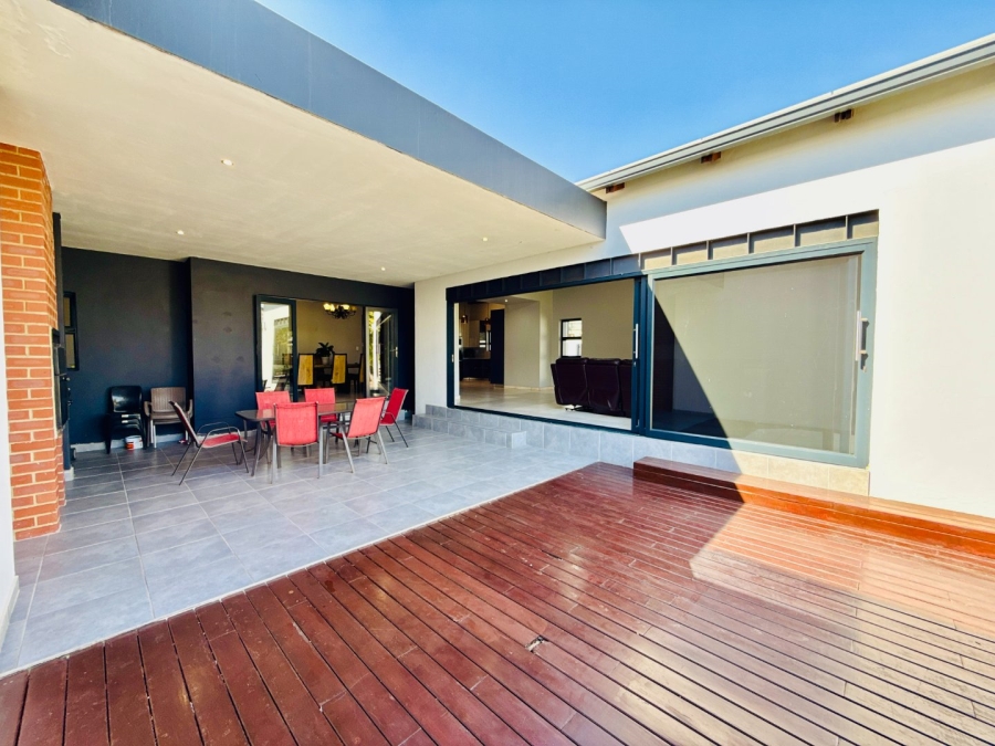 To Let 4 Bedroom Property for Rent in Copperleaf Estate Gauteng