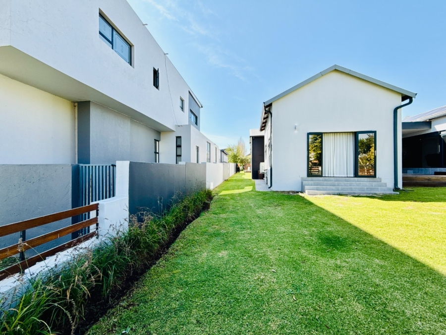 To Let 4 Bedroom Property for Rent in Copperleaf Estate Gauteng