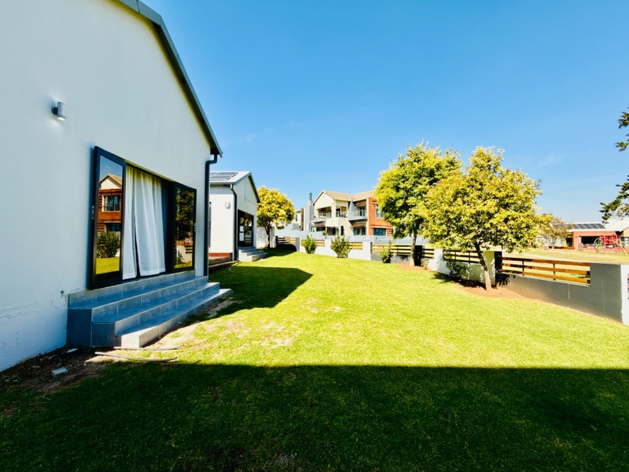 To Let 4 Bedroom Property for Rent in Copperleaf Estate Gauteng
