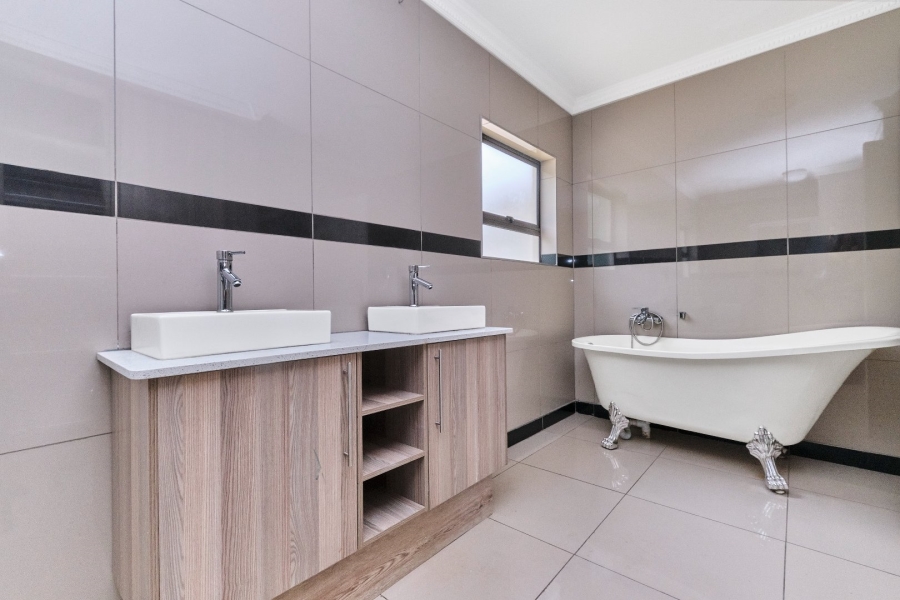 3 Bedroom Property for Sale in Ferndale Gauteng