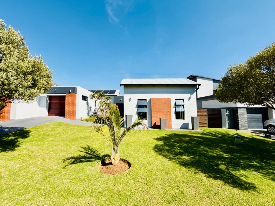 4 Bedroom Property for Sale in Copperleaf Estate Gauteng