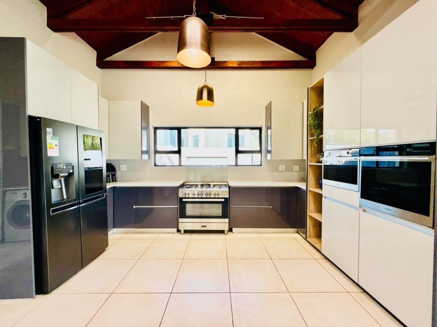 4 Bedroom Property for Sale in Copperleaf Estate Gauteng
