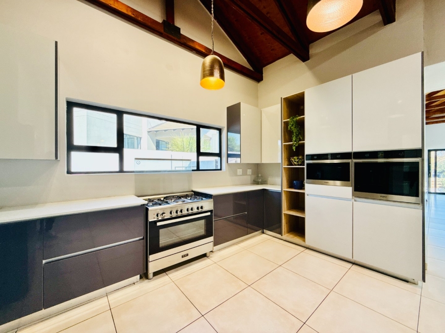 4 Bedroom Property for Sale in Copperleaf Estate Gauteng
