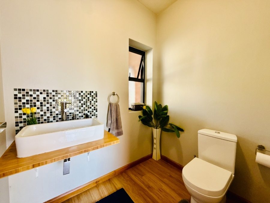 4 Bedroom Property for Sale in Copperleaf Estate Gauteng