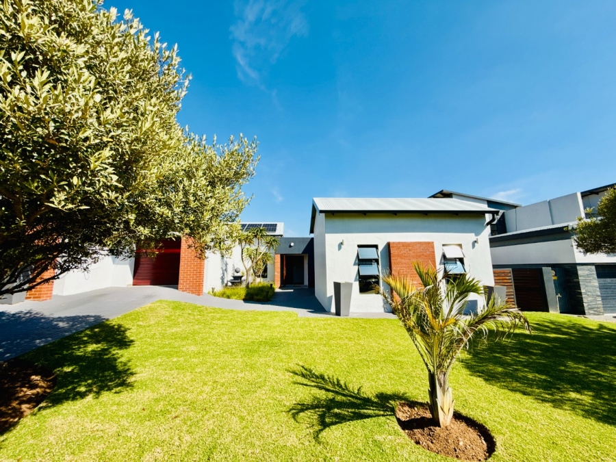 4 Bedroom Property for Sale in Copperleaf Estate Gauteng