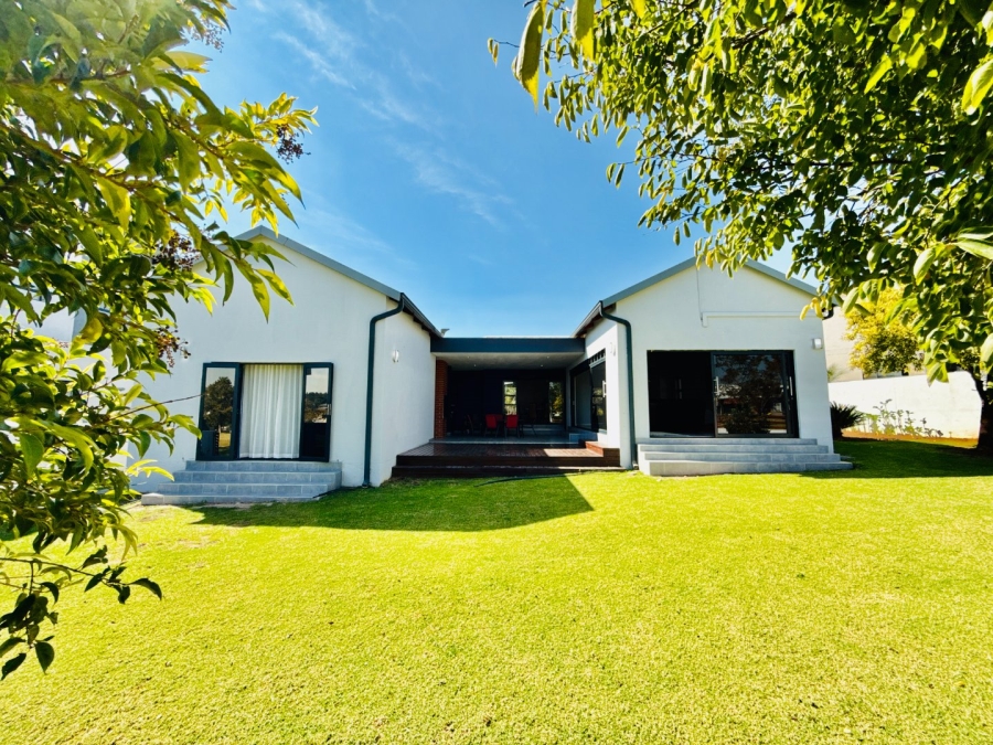 4 Bedroom Property for Sale in Copperleaf Estate Gauteng
