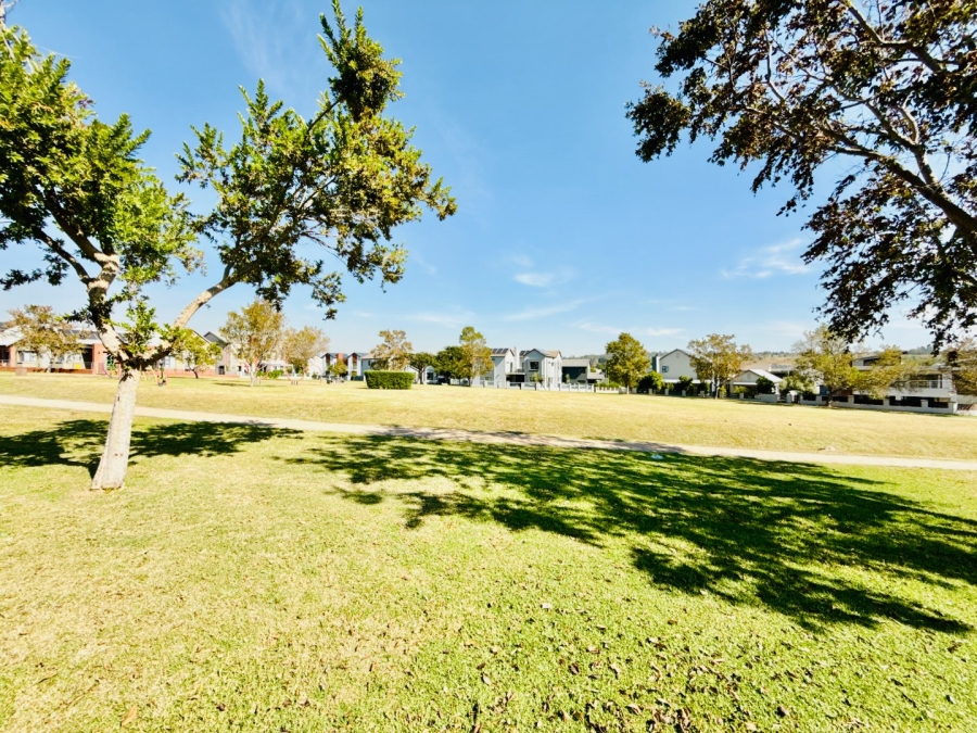 4 Bedroom Property for Sale in Copperleaf Estate Gauteng