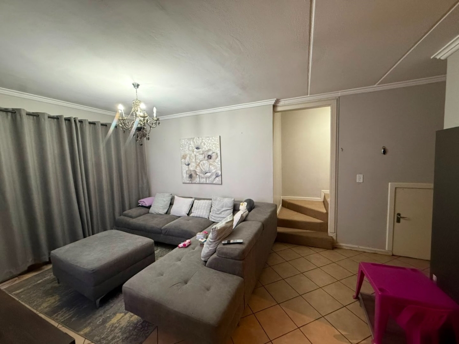 To Let 3 Bedroom Property for Rent in Northwold Gauteng