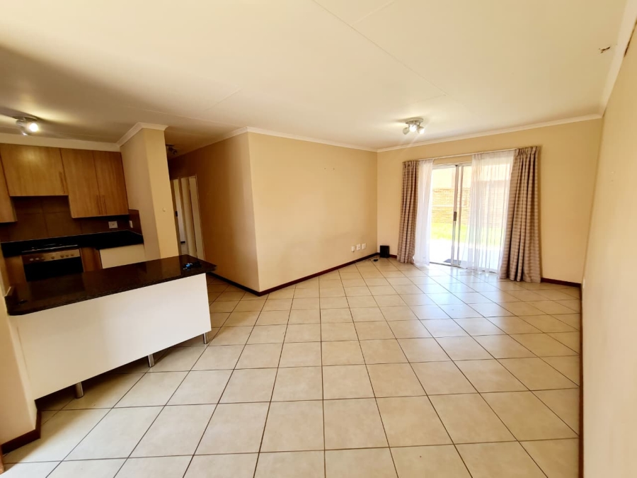 2 Bedroom Property for Sale in Monavoni Gauteng