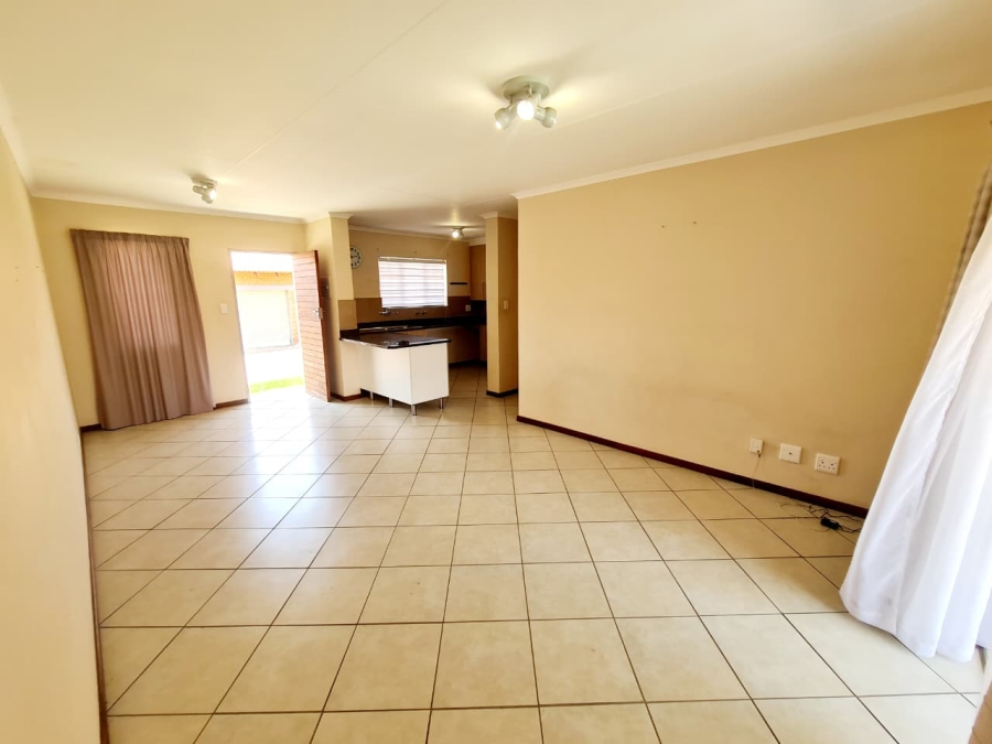 2 Bedroom Property for Sale in Monavoni Gauteng