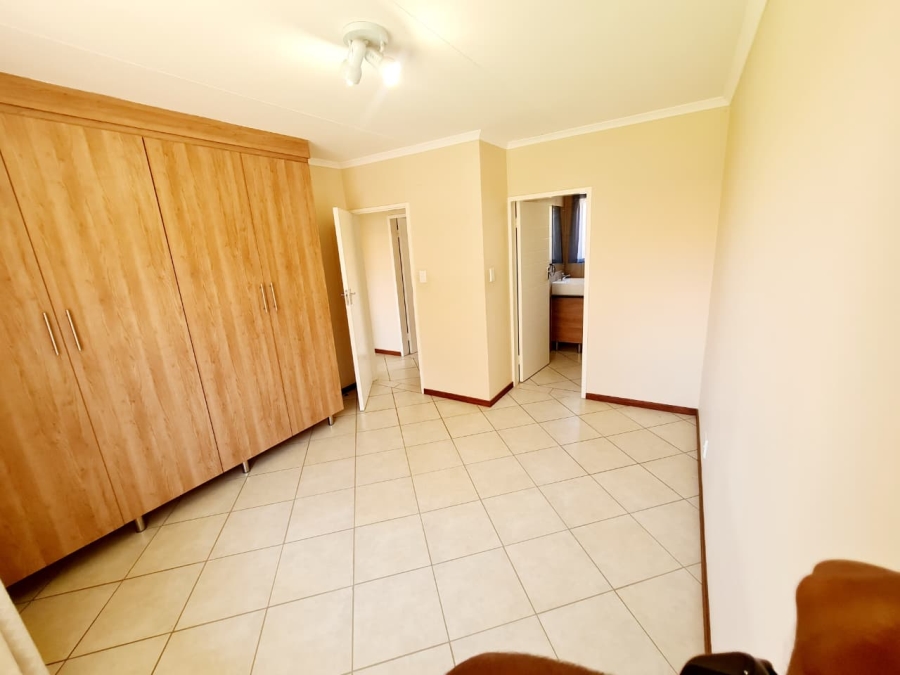 2 Bedroom Property for Sale in Monavoni Gauteng