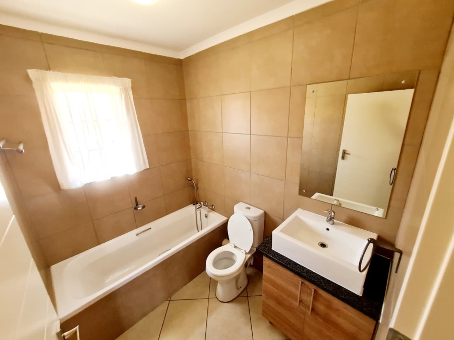 2 Bedroom Property for Sale in Monavoni Gauteng