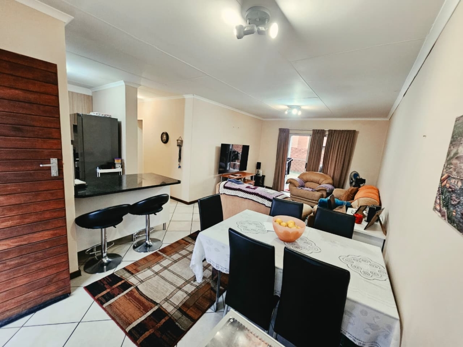 2 Bedroom Property for Sale in Monavoni Gauteng
