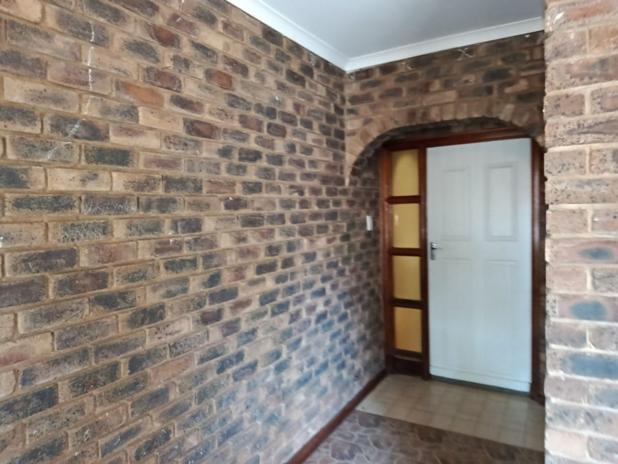 To Let 5 Bedroom Property for Rent in Heuweloord Gauteng