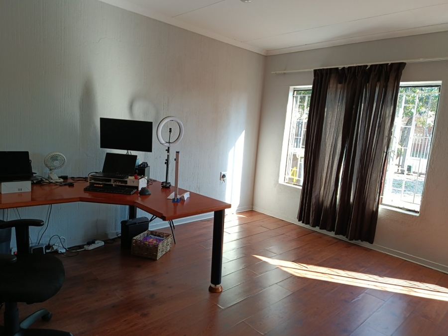 To Let 5 Bedroom Property for Rent in Heuweloord Gauteng