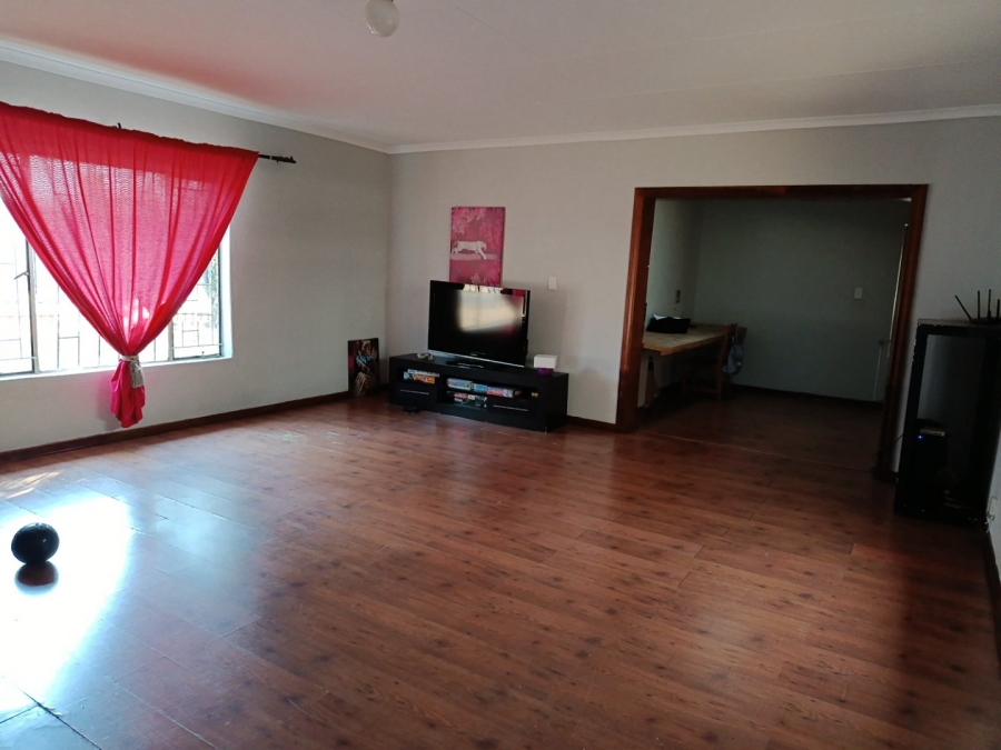 To Let 5 Bedroom Property for Rent in Heuweloord Gauteng