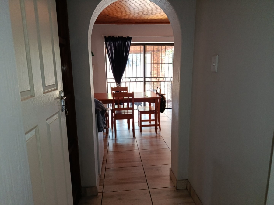 To Let 5 Bedroom Property for Rent in Heuweloord Gauteng