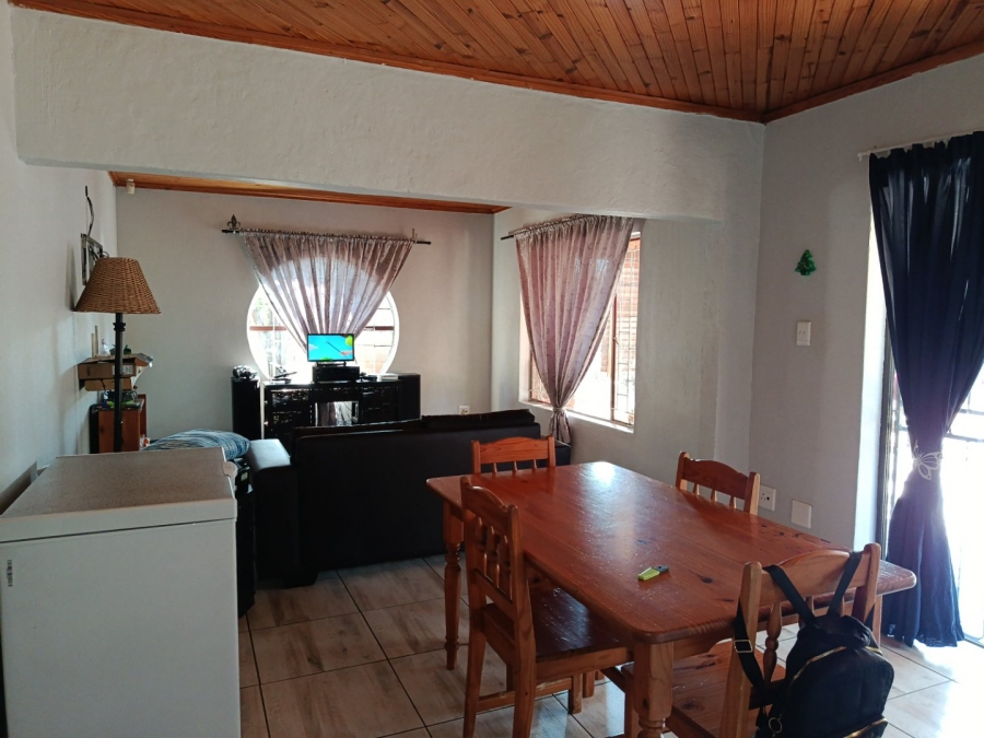 To Let 5 Bedroom Property for Rent in Heuweloord Gauteng