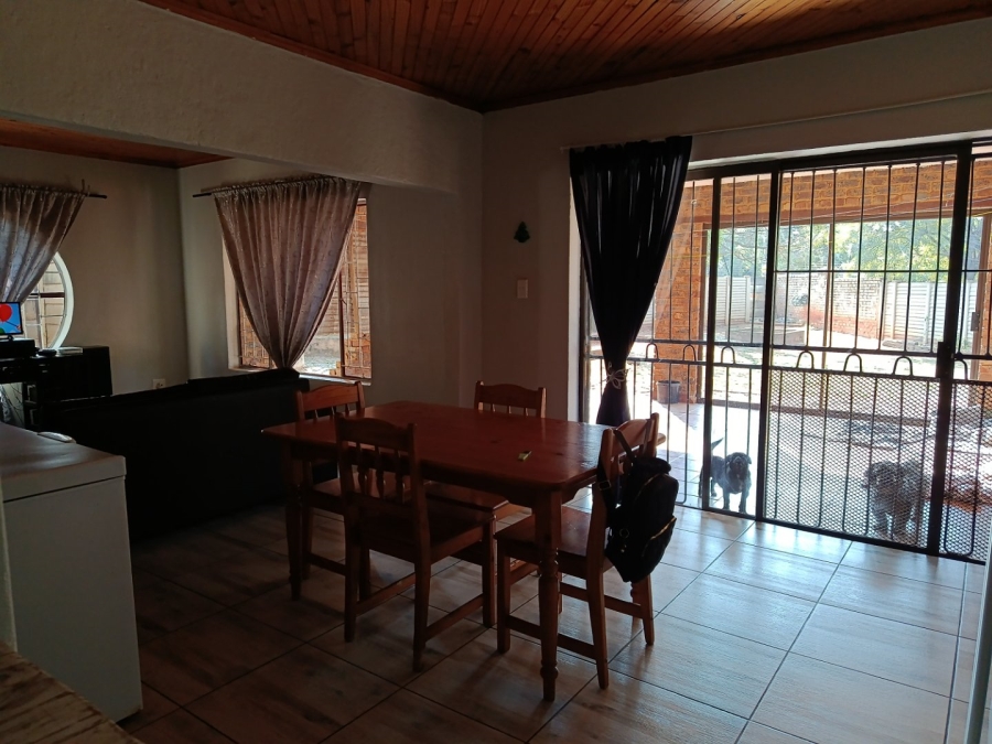To Let 5 Bedroom Property for Rent in Heuweloord Gauteng