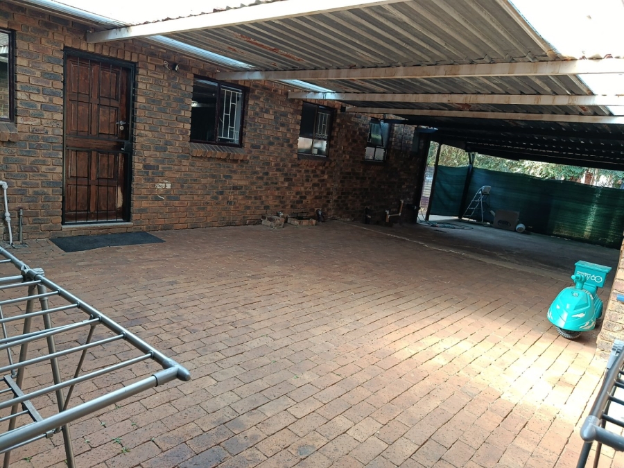 To Let 5 Bedroom Property for Rent in Heuweloord Gauteng