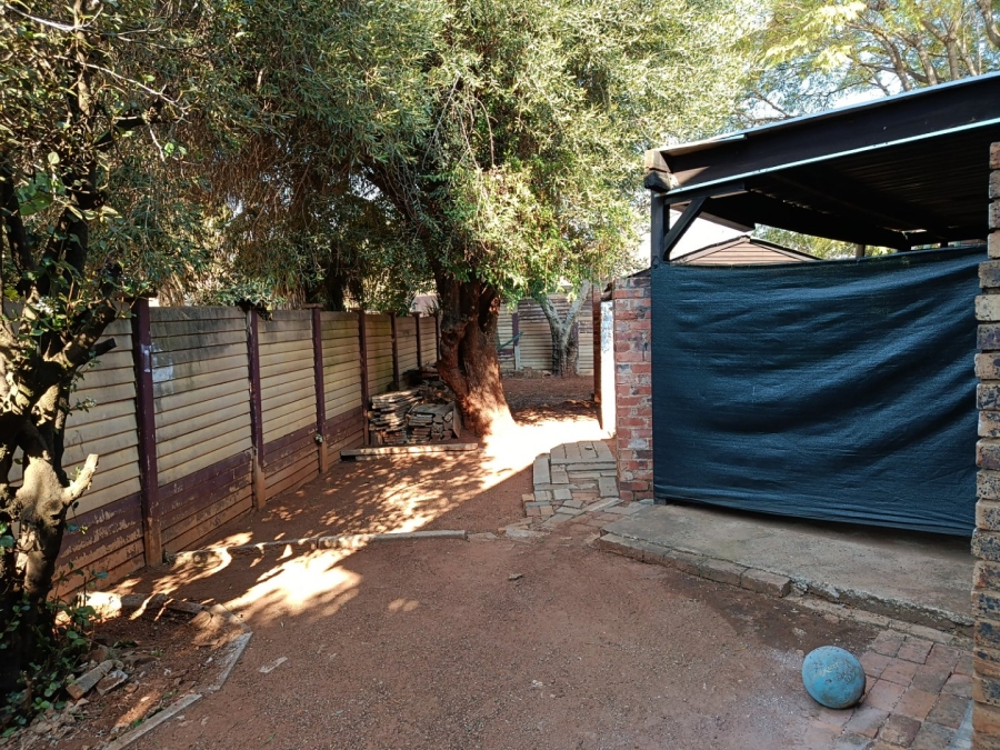 To Let 5 Bedroom Property for Rent in Heuweloord Gauteng