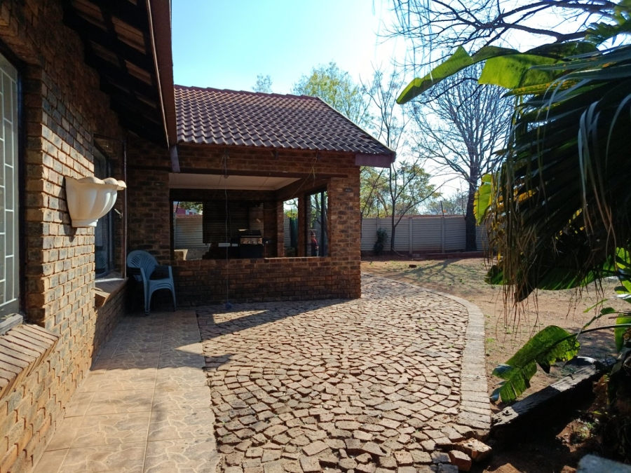To Let 5 Bedroom Property for Rent in Heuweloord Gauteng