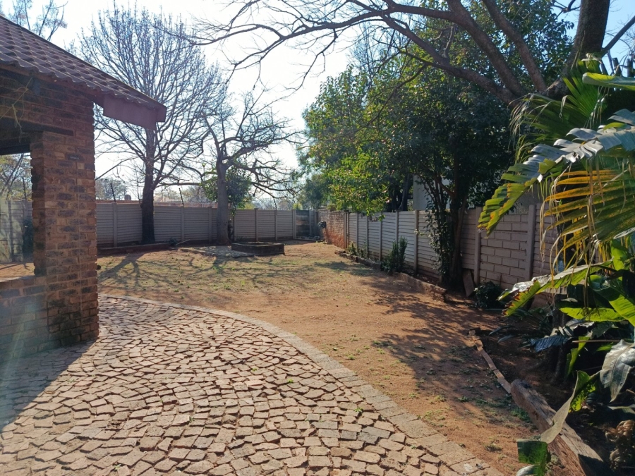 To Let 5 Bedroom Property for Rent in Heuweloord Gauteng