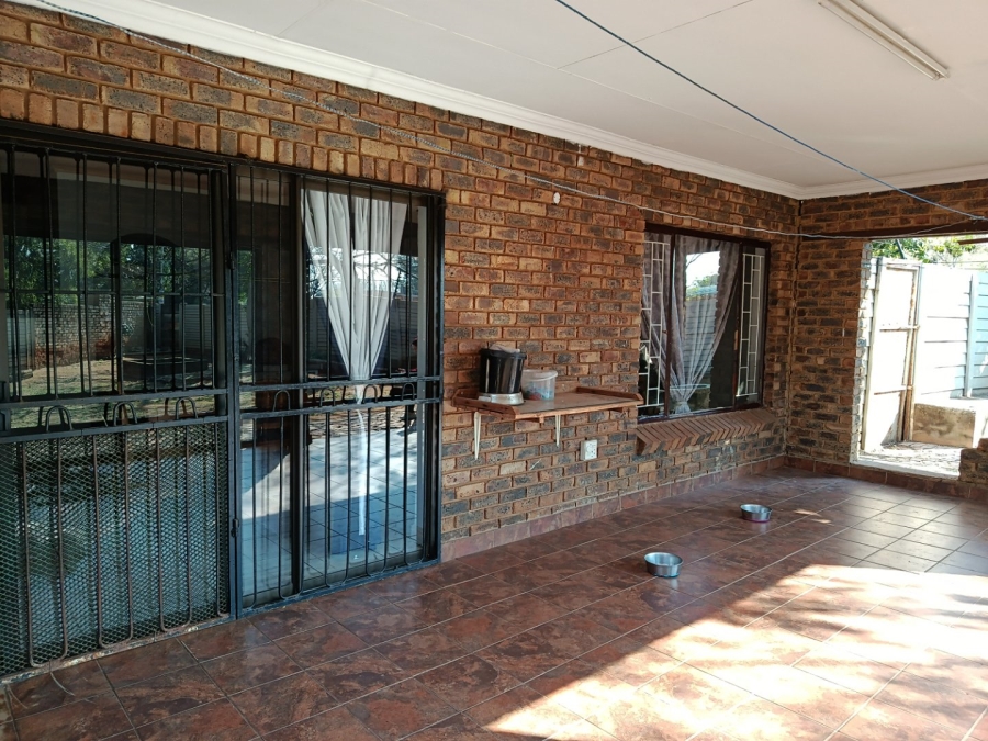 To Let 5 Bedroom Property for Rent in Heuweloord Gauteng