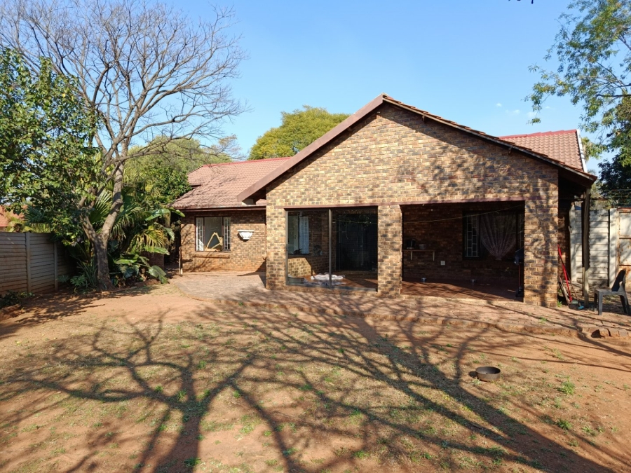 To Let 5 Bedroom Property for Rent in Heuweloord Gauteng