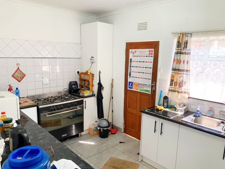 To Let 4 Bedroom Property for Rent in Birch Acres Gauteng