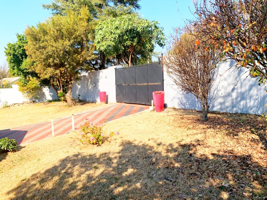 To Let 4 Bedroom Property for Rent in Birch Acres Gauteng