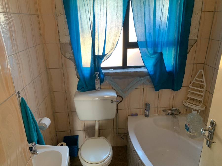 To Let 4 Bedroom Property for Rent in Birch Acres Gauteng