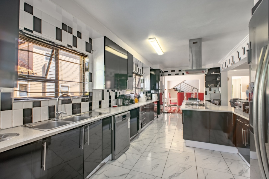 4 Bedroom Property for Sale in Copperleaf Estate Gauteng