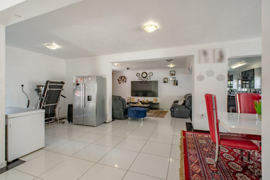 4 Bedroom Property for Sale in Copperleaf Estate Gauteng