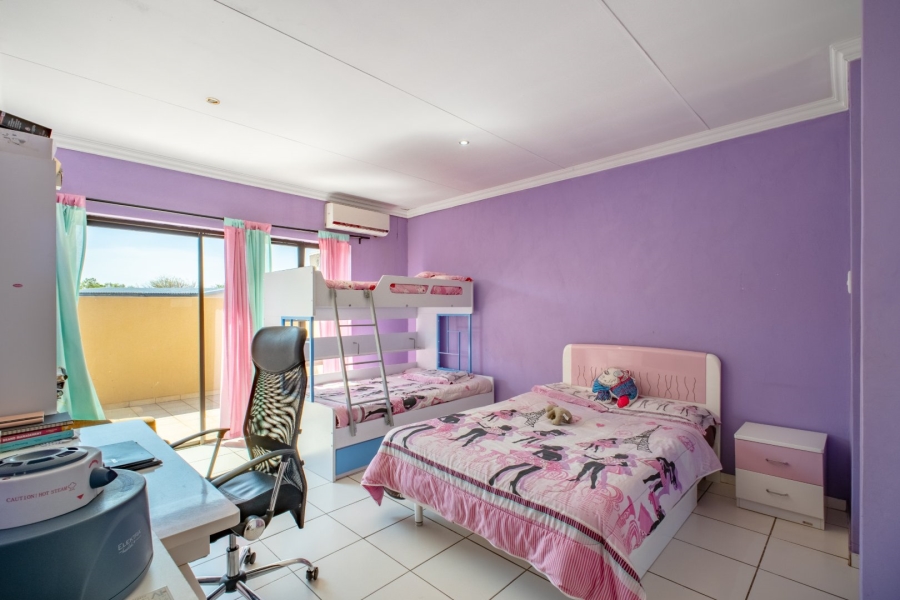 4 Bedroom Property for Sale in Copperleaf Estate Gauteng
