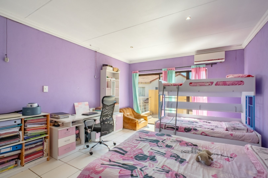 4 Bedroom Property for Sale in Copperleaf Estate Gauteng