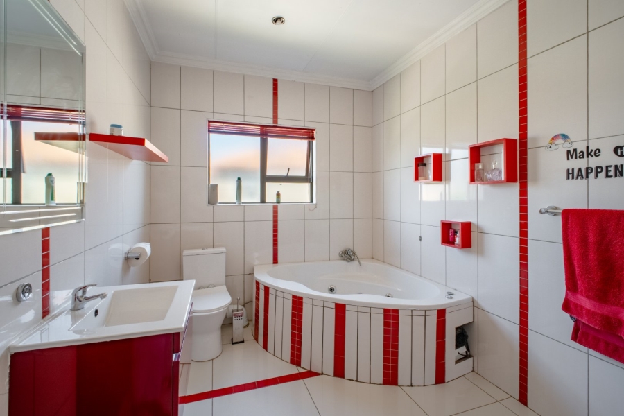 4 Bedroom Property for Sale in Copperleaf Estate Gauteng