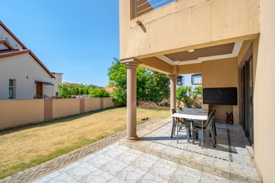 4 Bedroom Property for Sale in Copperleaf Estate Gauteng