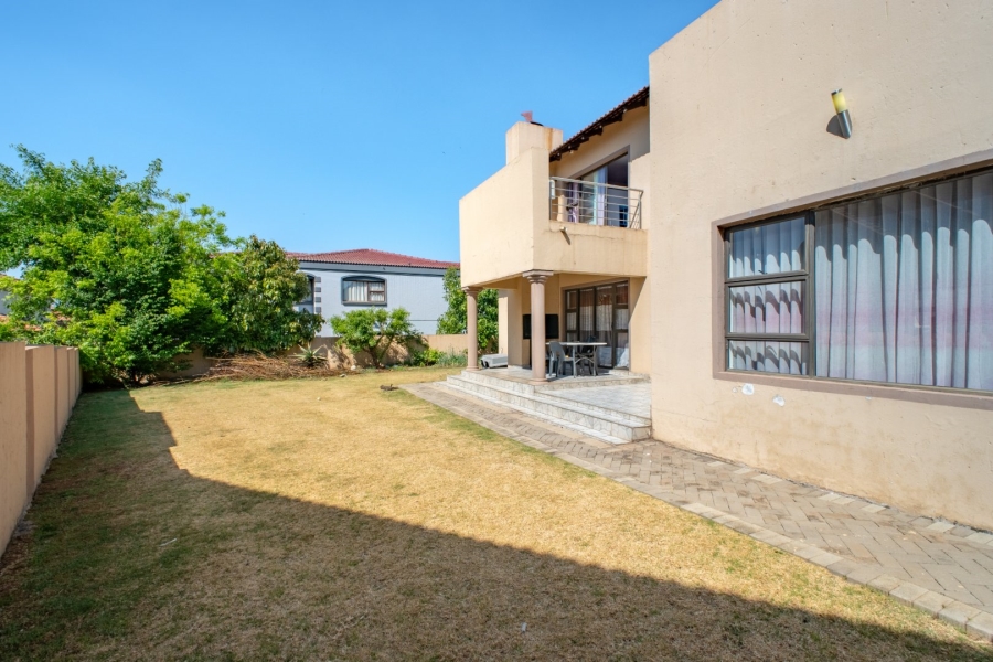 4 Bedroom Property for Sale in Copperleaf Estate Gauteng